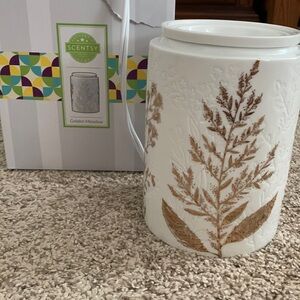 Scentsy Golden Meadow warmer